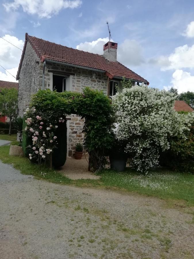 Gite Du Mont De Transet Thauron Exterior photo